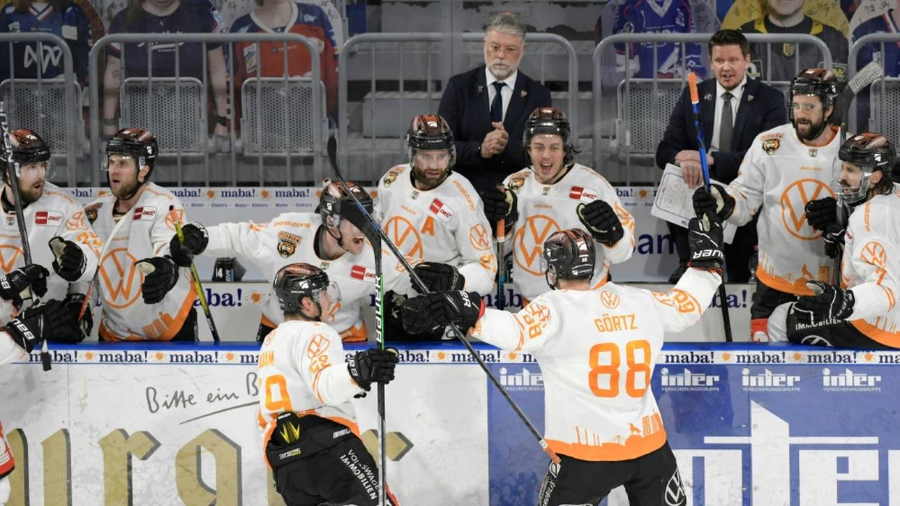 Außenseiter Wolfsburg gewinnt erstes DEL-Finale