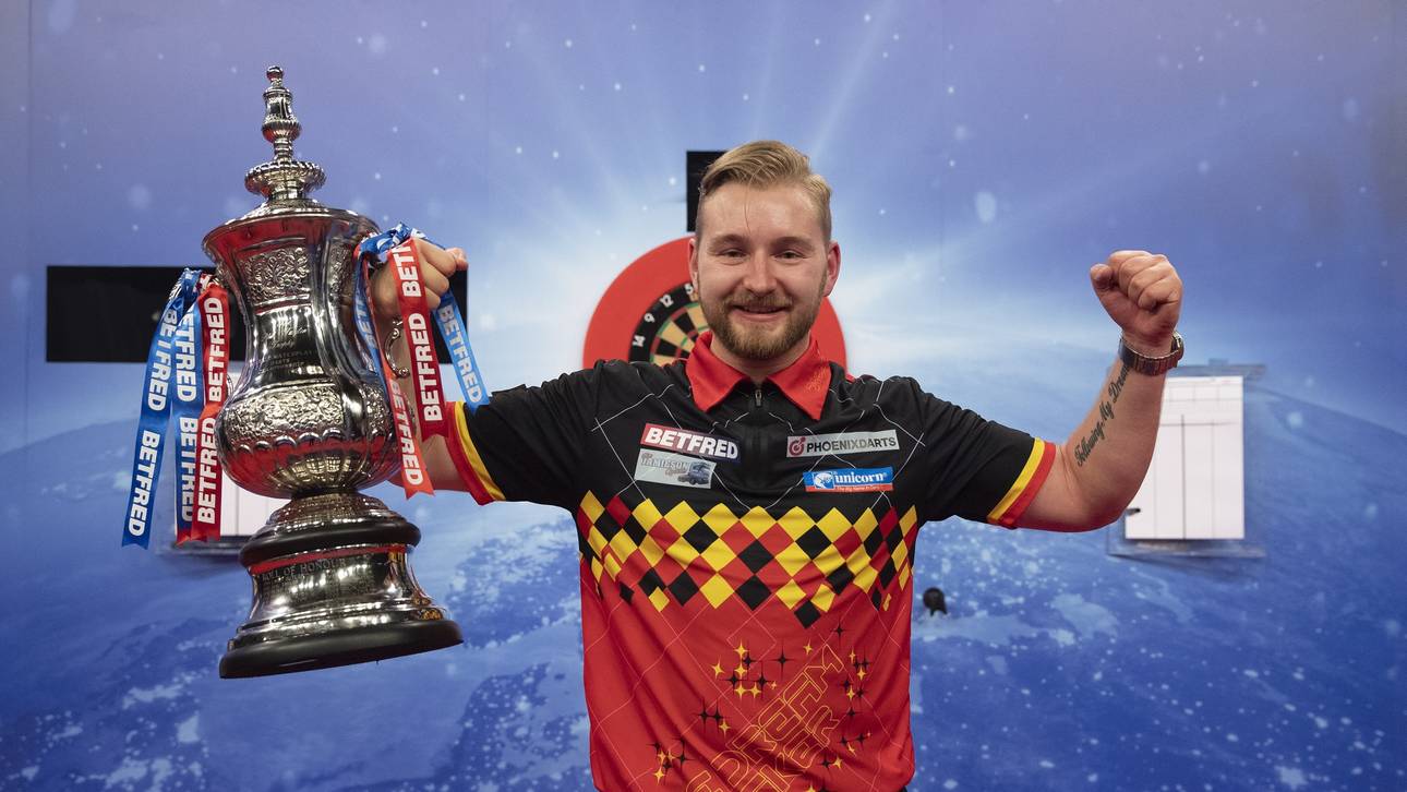 Youngster schreibt Darts-Geschichte