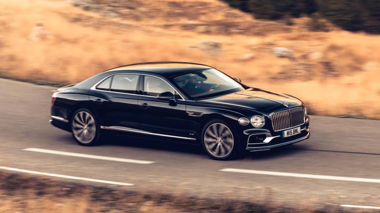 Die Isolierglasscheiben des Flying Spur lassen nur wenig Geräusche in die Kabine, und auch der Motor ist trotz der 467 kW/635 PS für die Insassen kaum zu hören