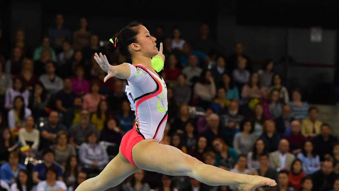 Turnerin Kim Bui mit Silber am Boden