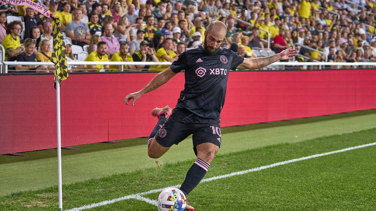 Higuaín gelingt Kunststück