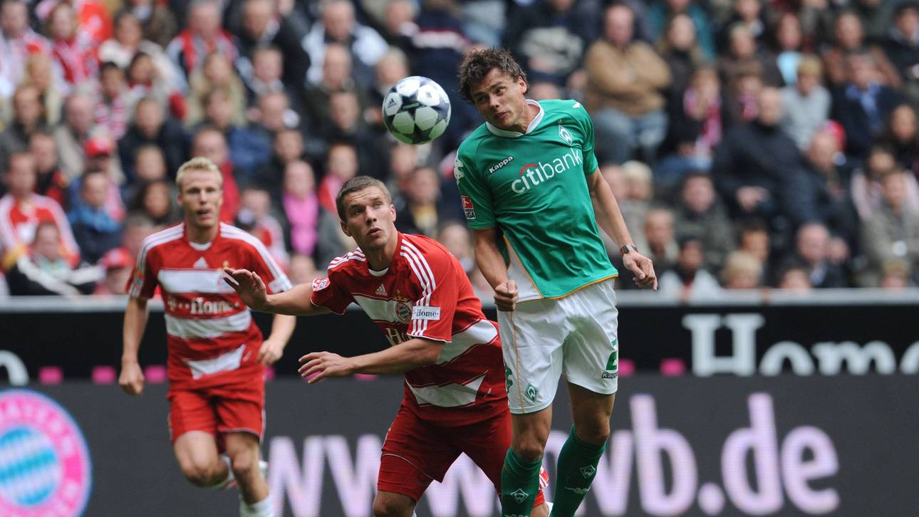 Sebastian Boenisch (r.) spielte von 2007 bis 2012 für Werder Bremen