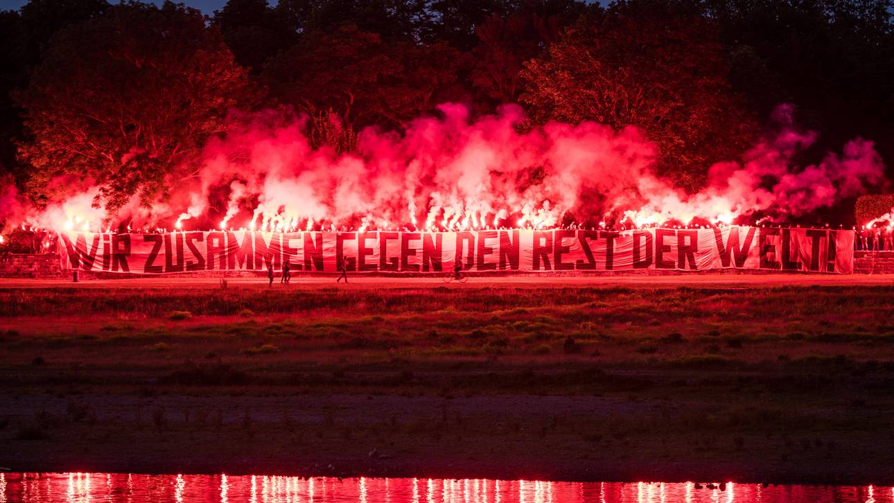Dynamo-Fans motivieren Mannschaft