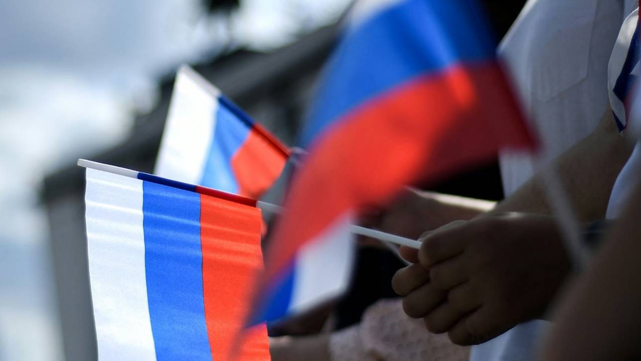 Russland lässt Journalist doch zu