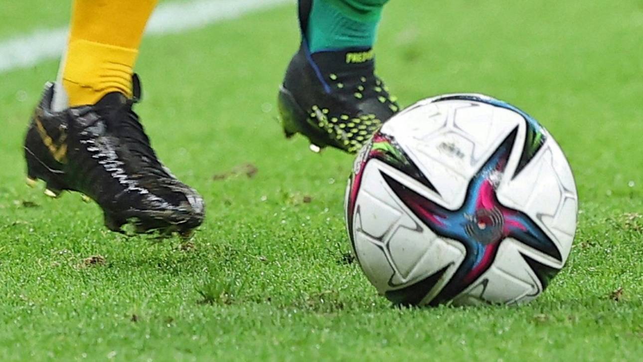 Fan schreibt auf Spenden-Überweisung: Raus mit dem Präsidenten