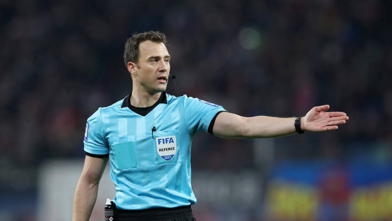 Schiri Zwayer im Sportstudio zu Gast