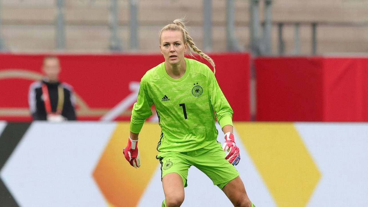 Nationaltorhüterin: Kein Neid auf Männer-Fußball