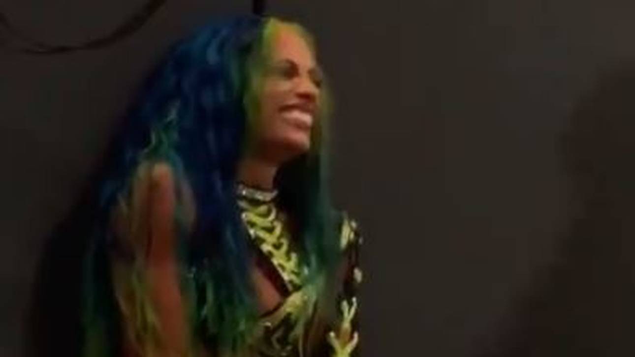 Mania-Verliererin fällt aus der Rolle