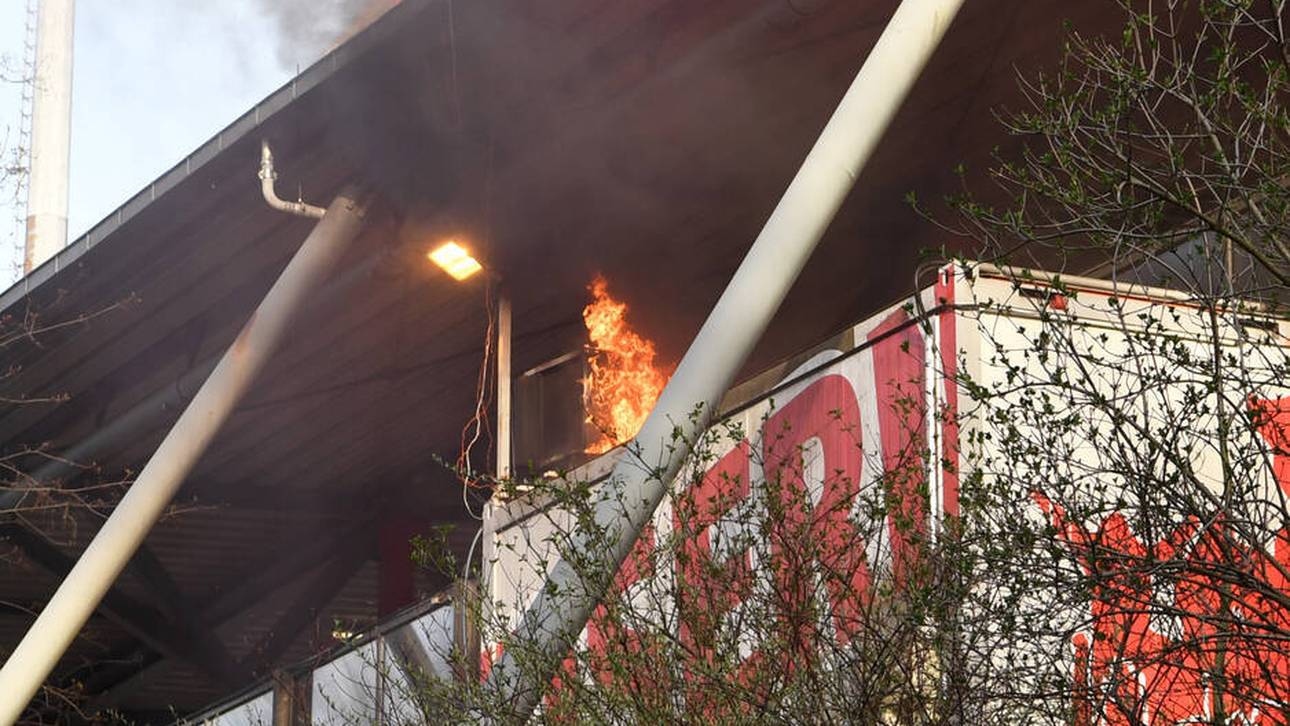 Union-Fans fackeln Stadion-Imbiss ab