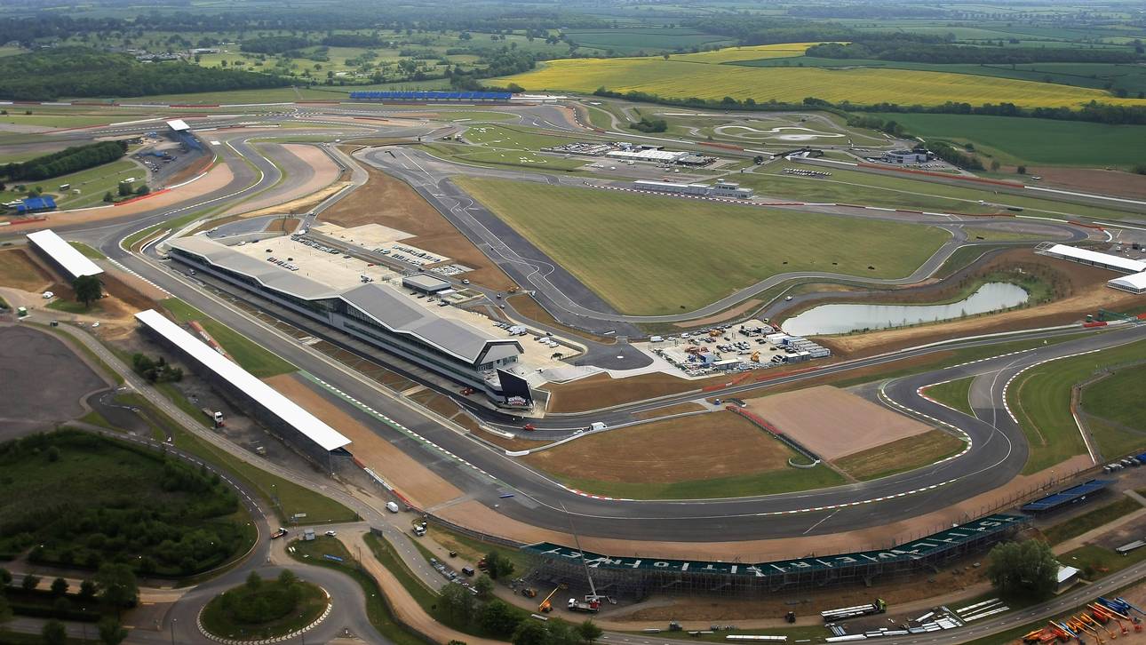 Wird Silverstone andersrum gefahren?
