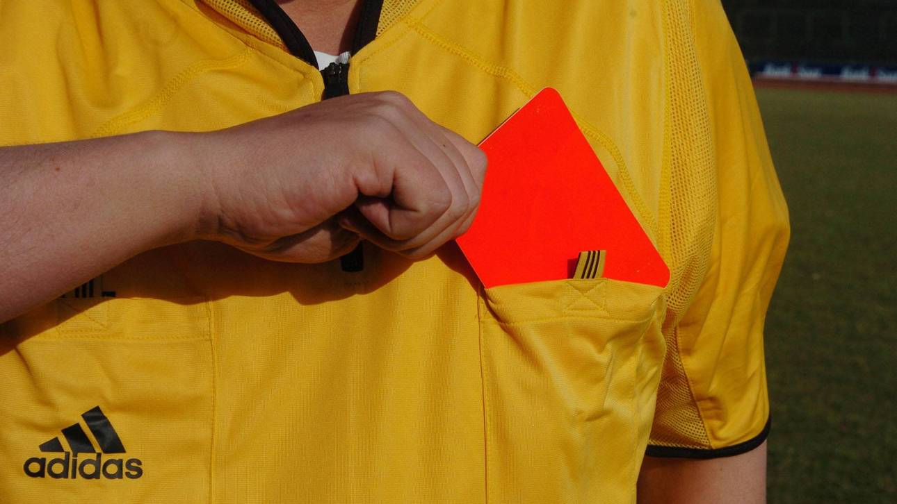 Bombenattacke auf Referee-Auto