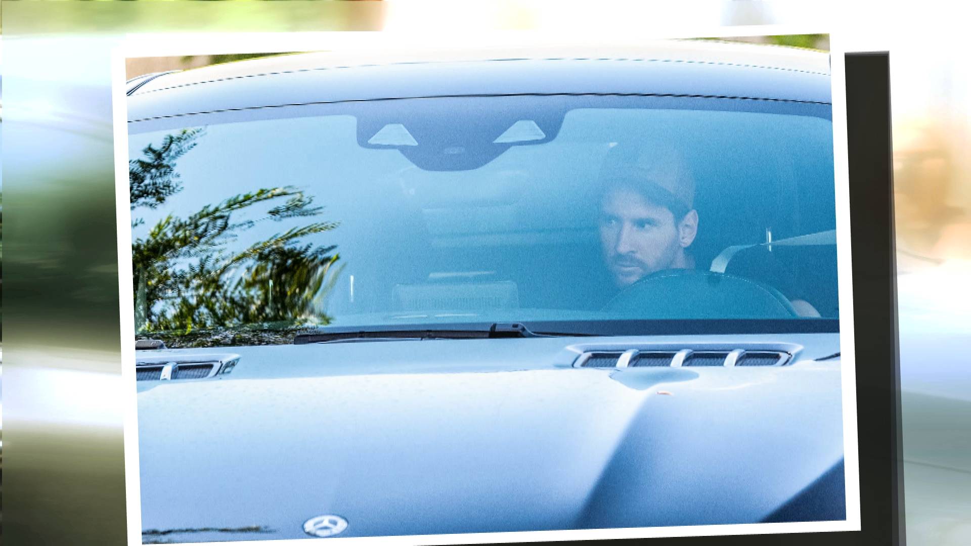 Lionel Messi Zuruck Im Training Des Fc Barcelona Hier Fahrt Er Im Auto Vor