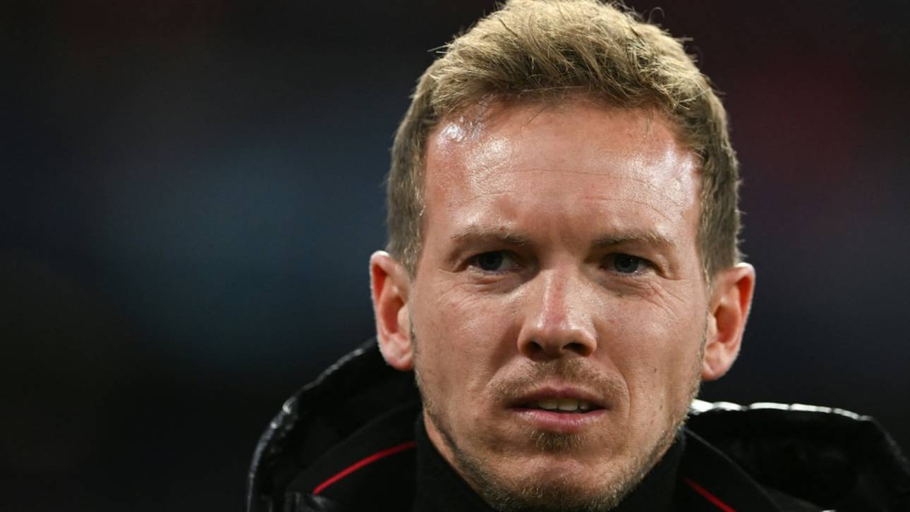 Blind debütiert: Bayern mit wildem Remis gegen Salzburg