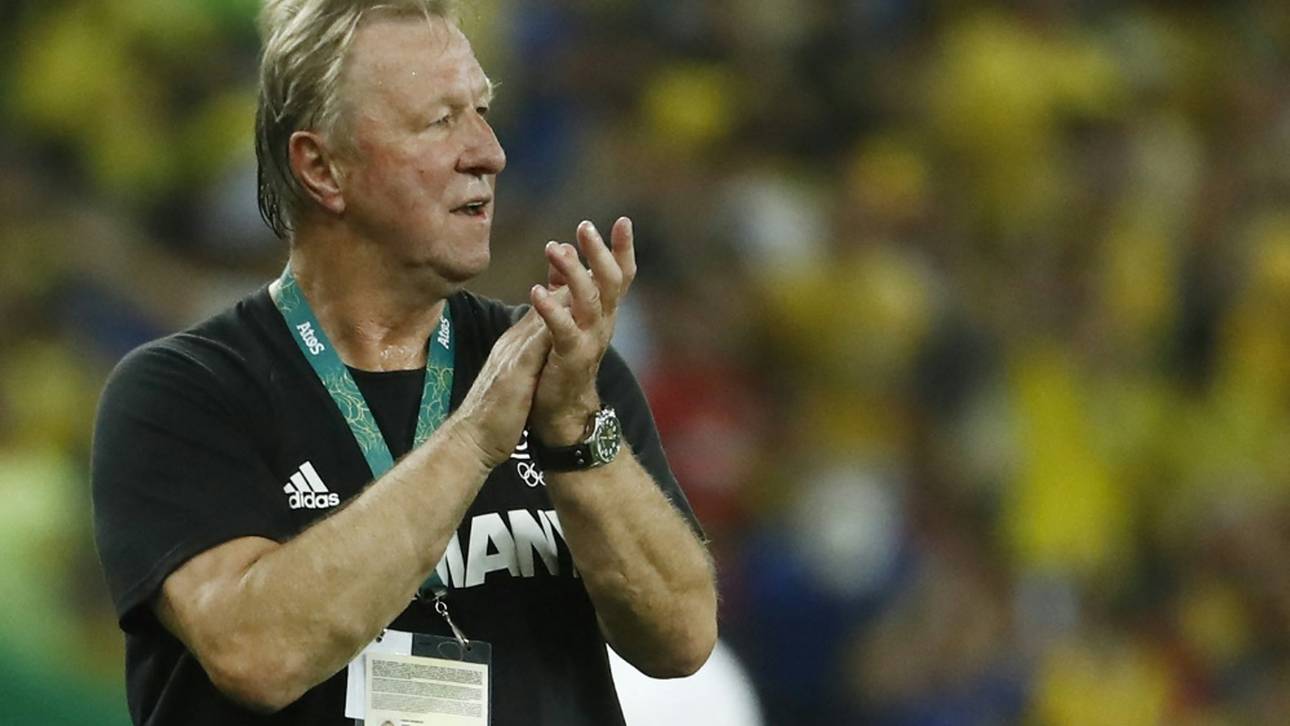 Hrubesch adelt DFB-Kapitänin Popp