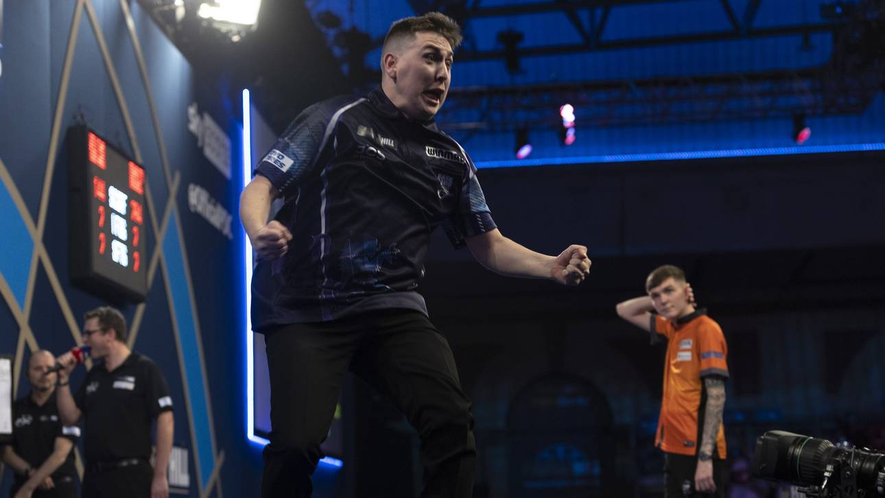 Debütant verblüfft – Wright weiter