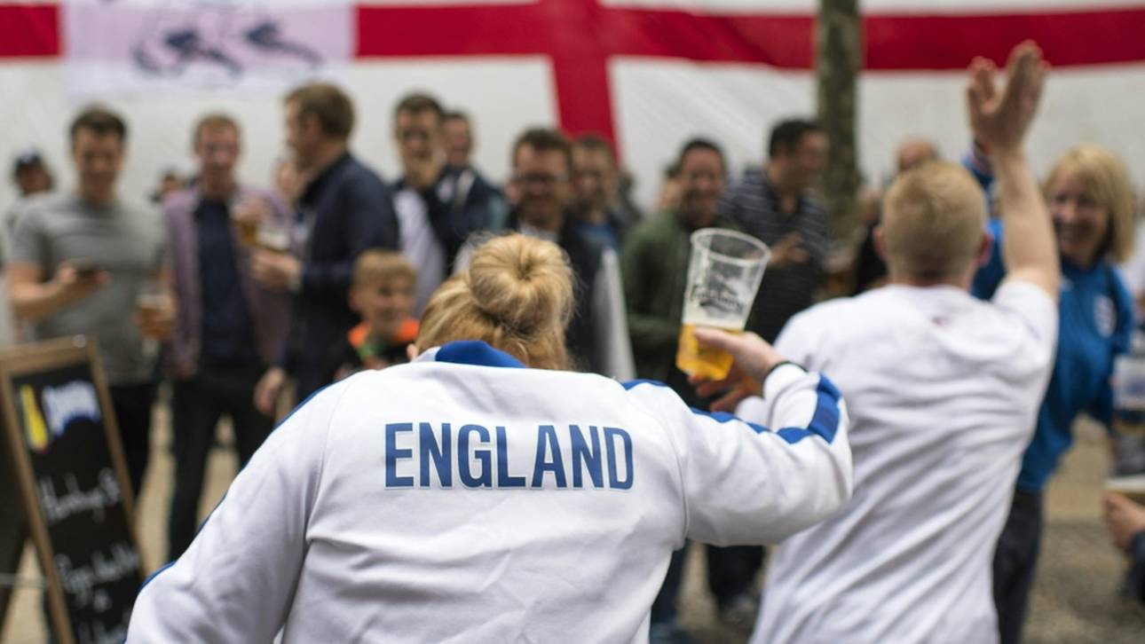 Was in Englands Stadien wieder erlaubt sein soll