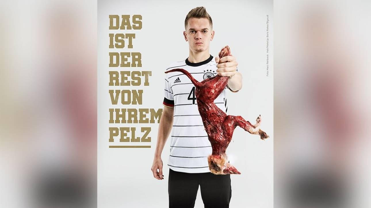 Ginter posiert mit blutigem Fuchs
