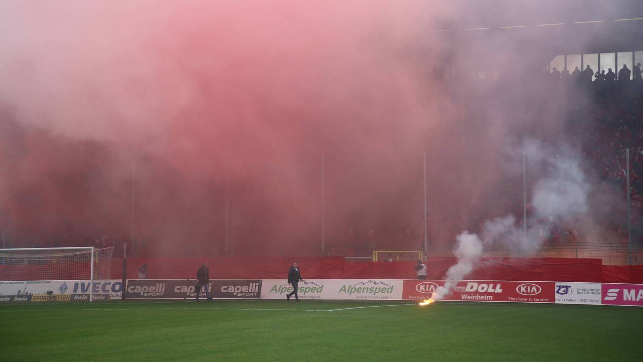 Pyro-Eklat beim Derby in Mannheim