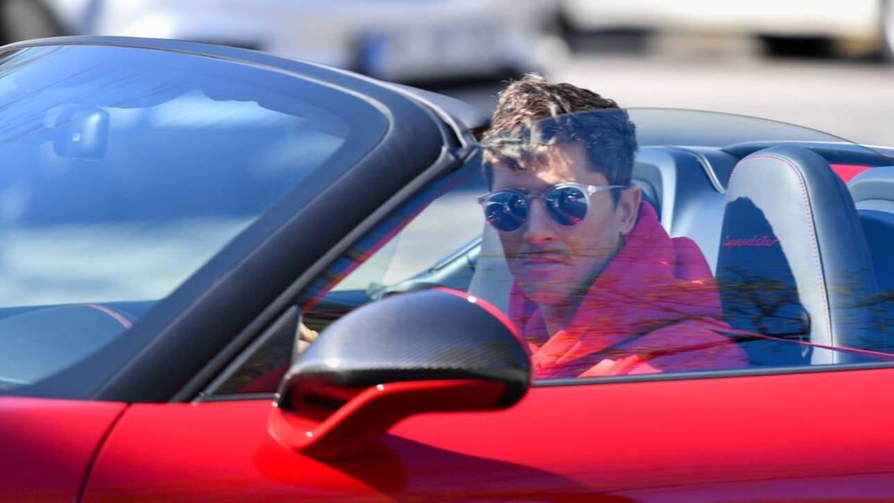 Bayern-Stars mit E-Autos unterwegs