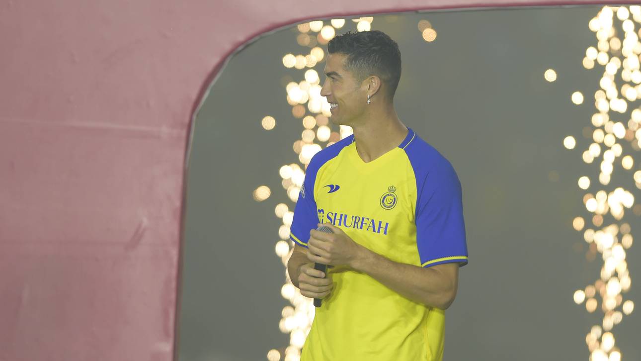 Oben ohne: Ronaldo feiert Al-Nassr