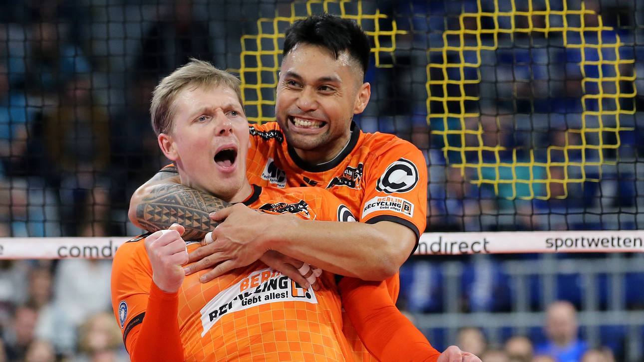 Berlin feiert fünften DVV-Pokal-Sieg