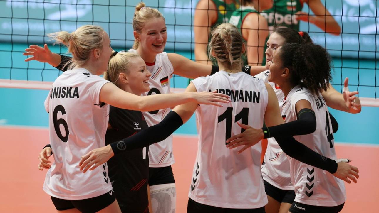 Volleyballerinnen finden Rhythmus