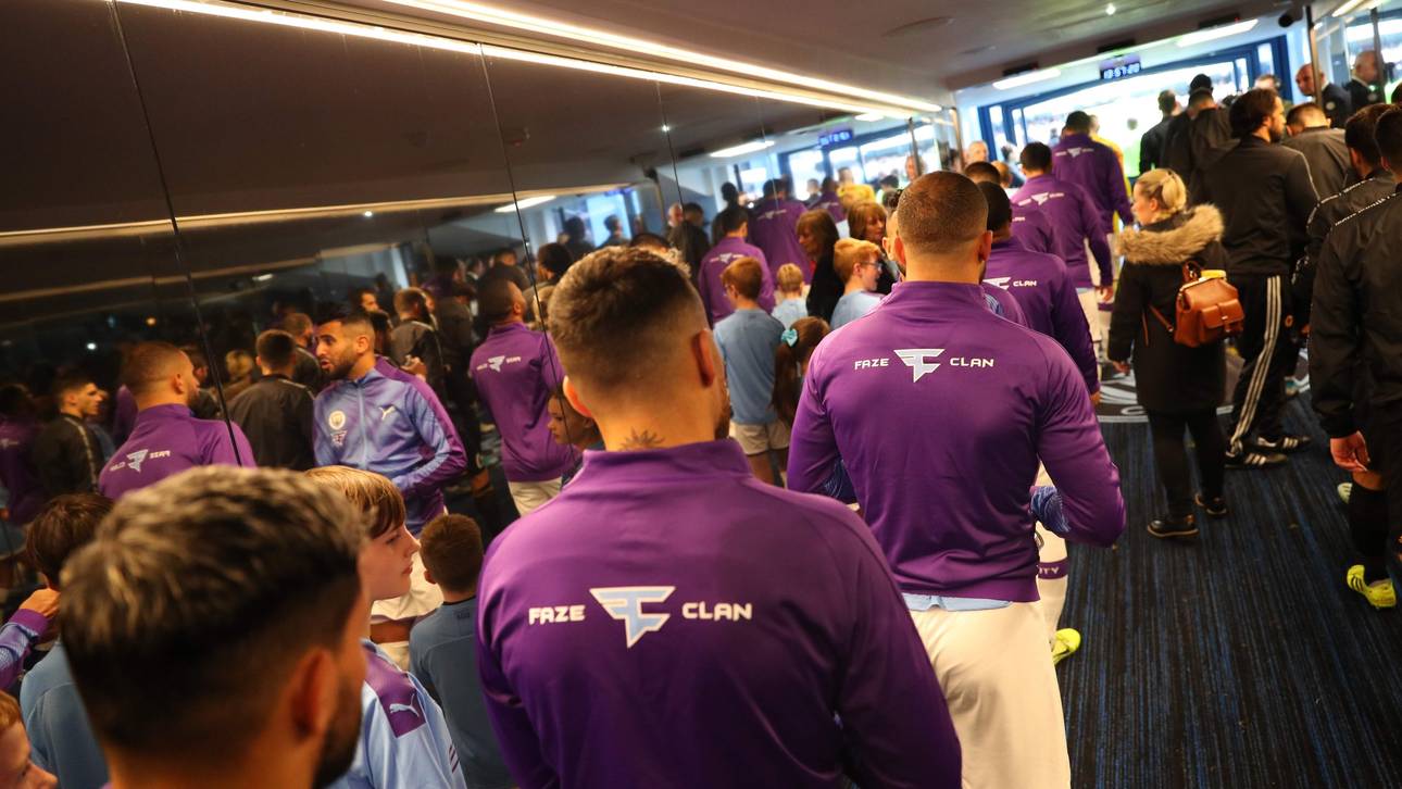 ManCity lief mit FaZeClan Logo auf