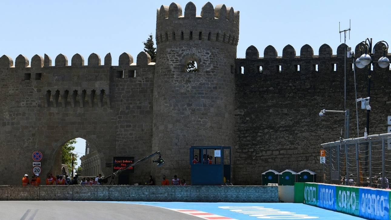 Verstappen Schnellster zum Auftakt in Baku