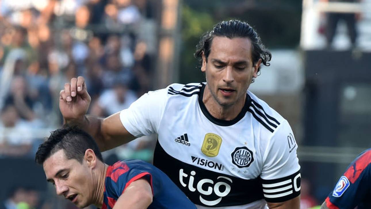 Roque Santa Cruz gewann mit Club Olimpia den Titel