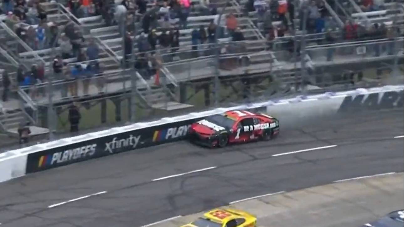 Irres Computerspiel-Manöver in NASCAR