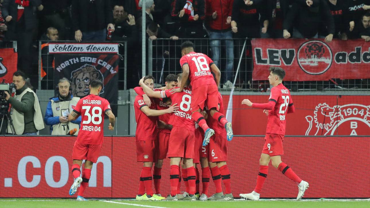 Leverkusen zieht an Bayern vorbei