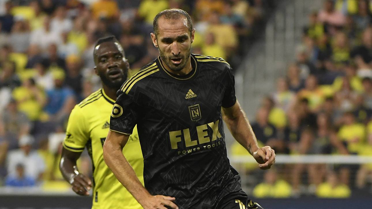 Chiellini mit bizarrem Handspiel