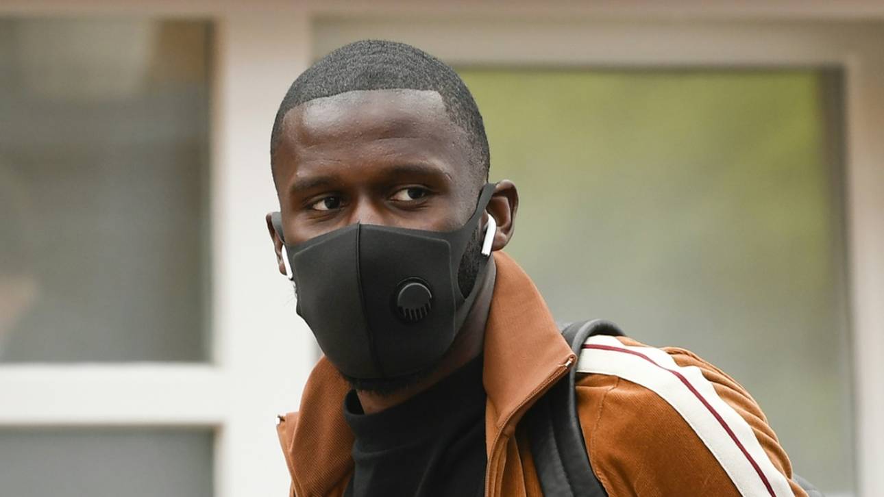 Rüdiger beschenkt Pflegekräfte