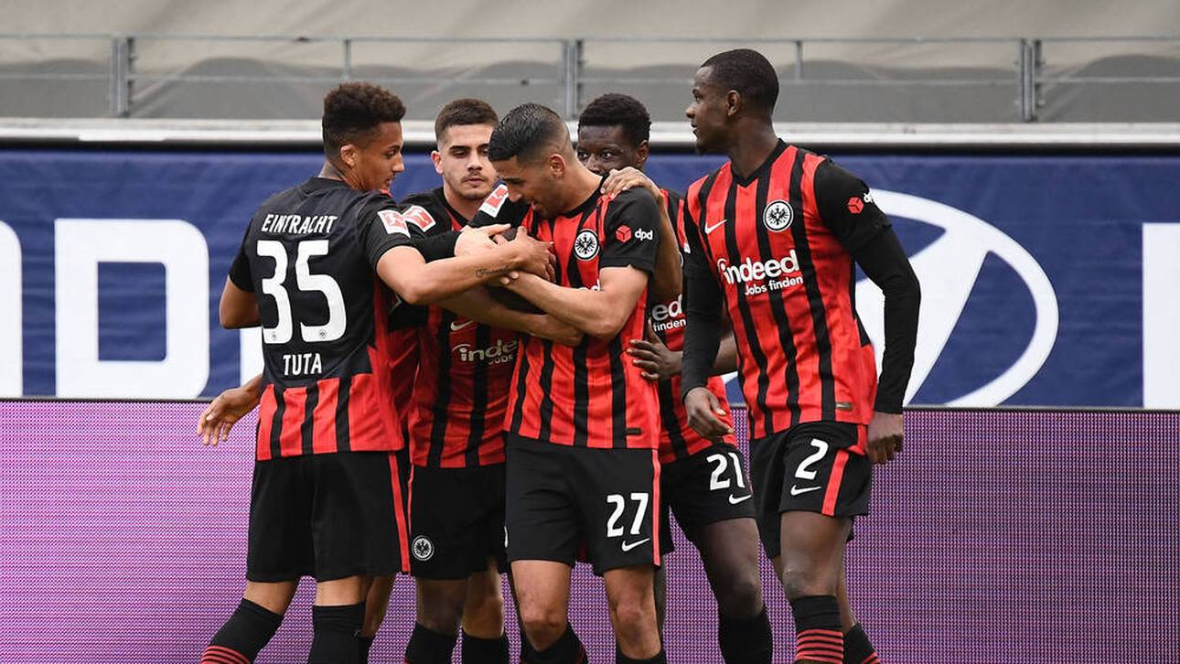 Hütter verlässt Eintracht mit Sieg