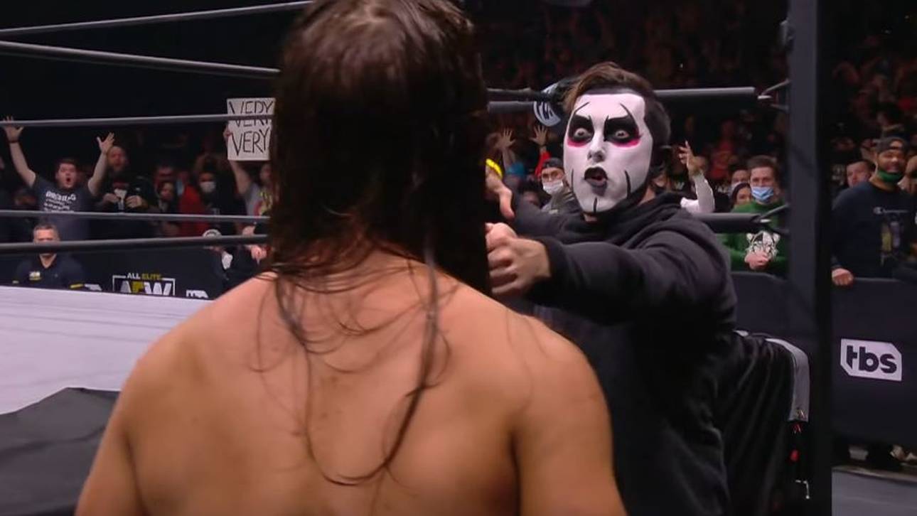 Plante AEW ein größeres Debüt?