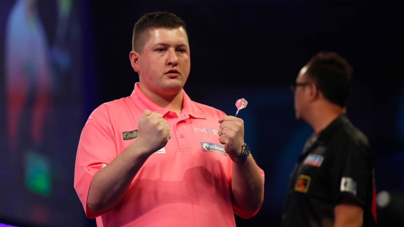 Darts-Profi hilft im Krankenhaus