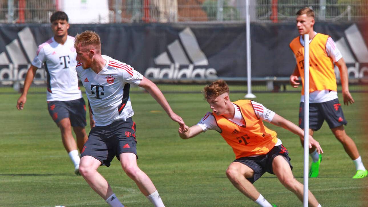 Paul Wanner (re.) will sich beim FC Bayern durchsetzen