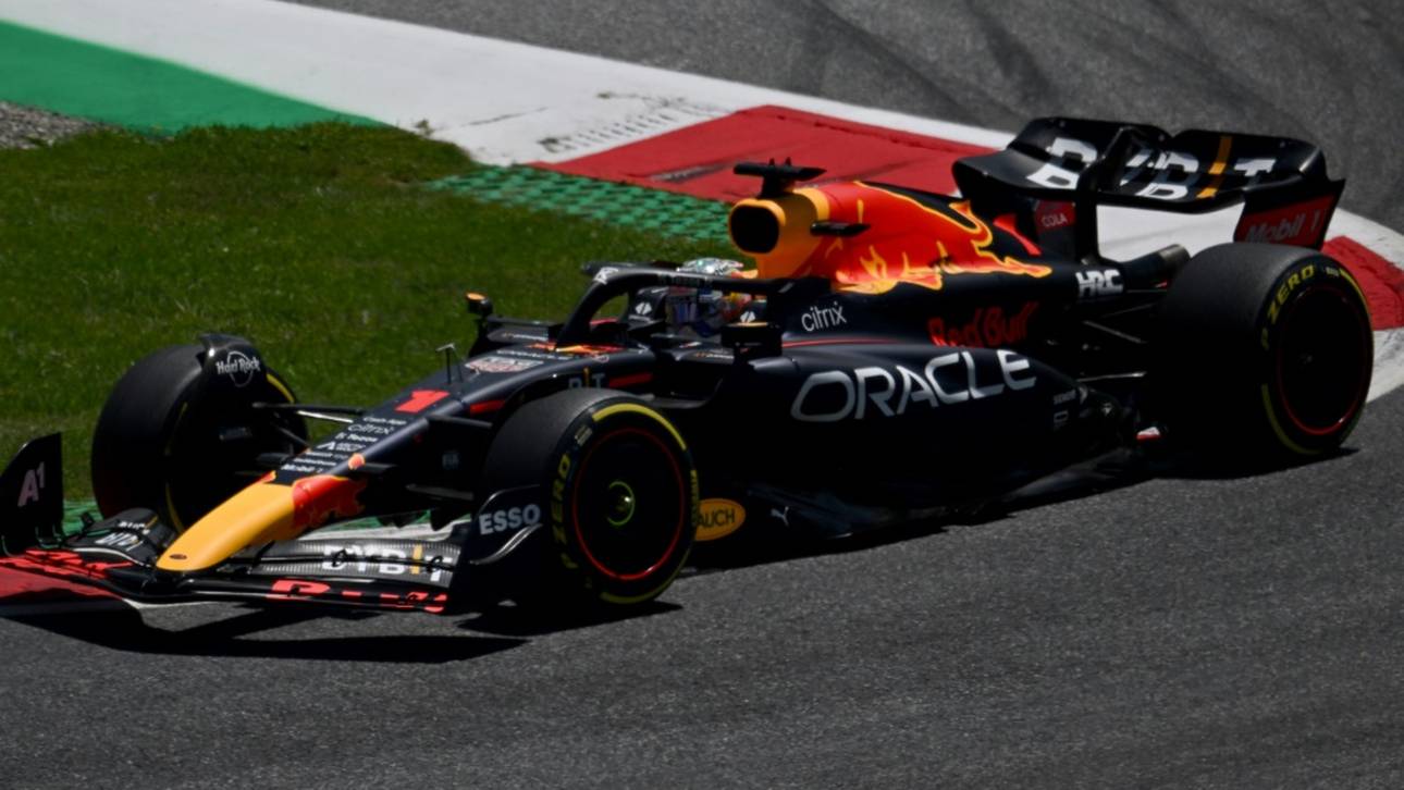 Verstappen schlägt Leclerc zum Auftakt