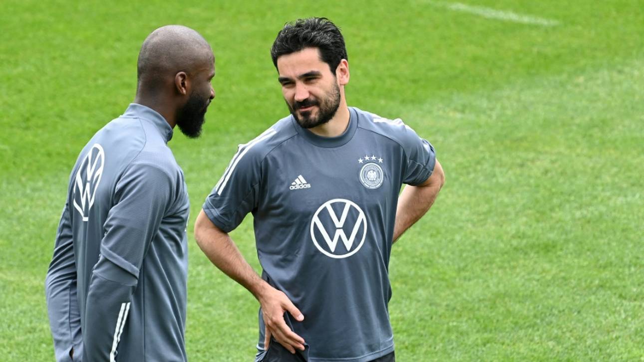 Gündogan spricht mit Portugal-Star