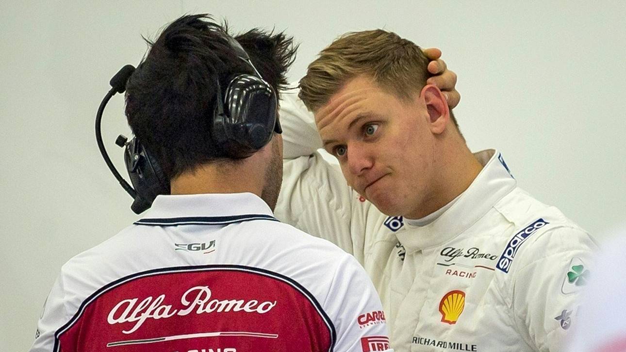 Crash! Flattern Schumachers Nerven?