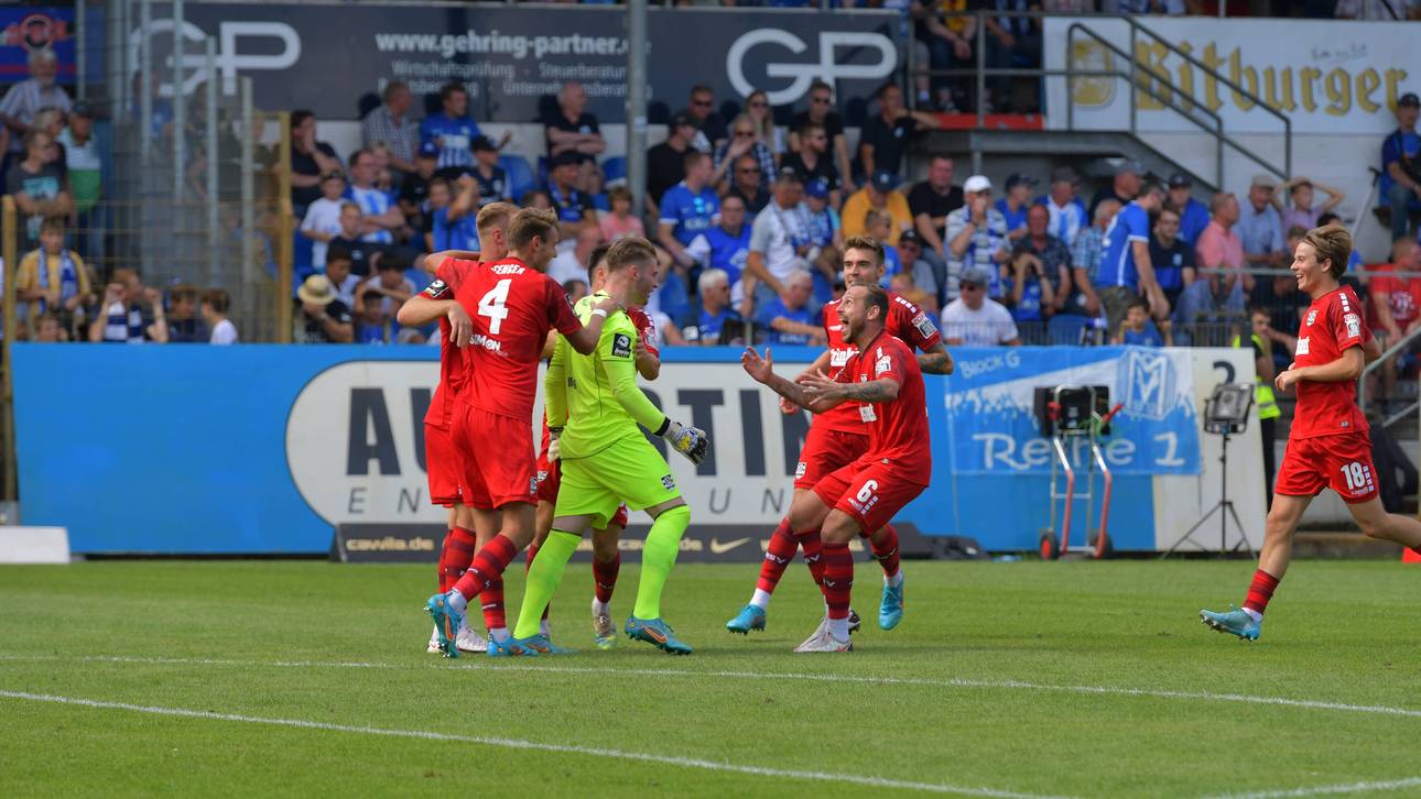 Duisburg-Keeper erzielt irres Tor!