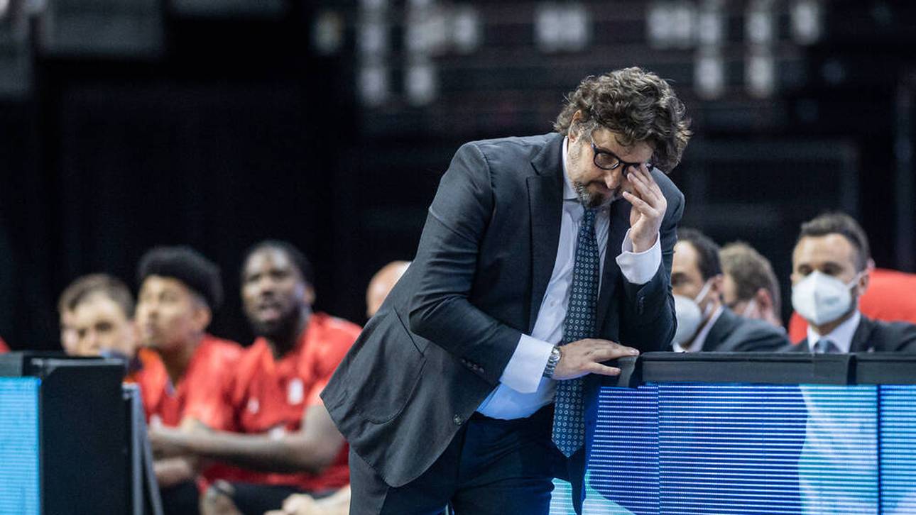 Bayern Münchens Coach Andrea Trinchieri übte nach der Niederlage gegen ALBA Berlin Kritik an seinem Team