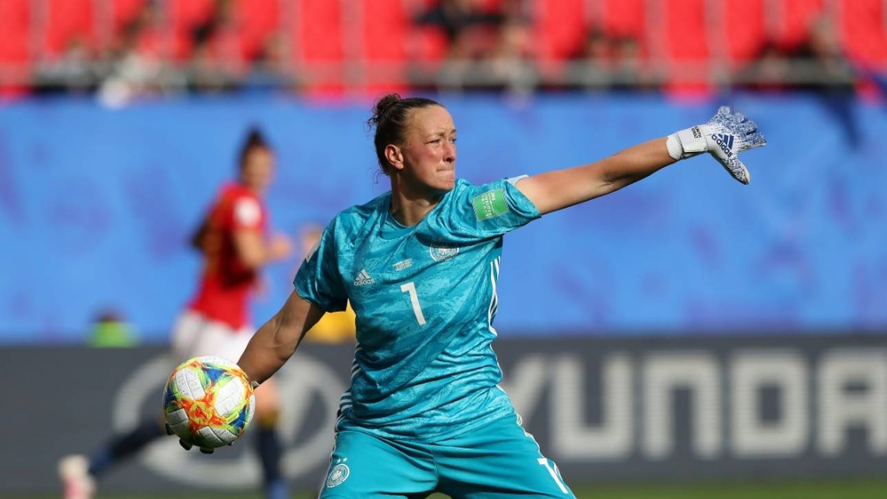 Zwillingsmama Schult: Torwarttraining hinterlässt neue Spuren