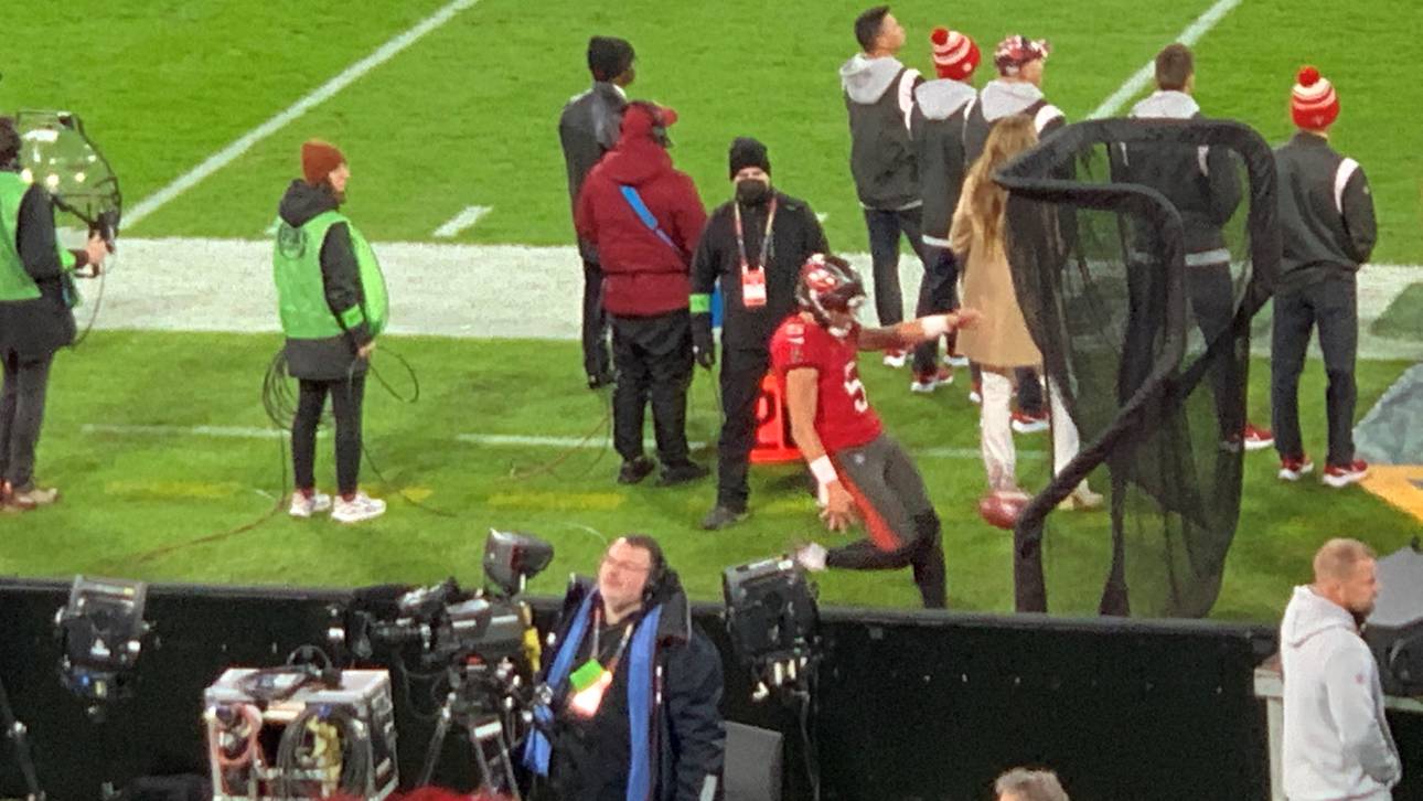 Bucs-Punter Jake Camarda bereitet sich beim NFL Munich Game akribisch auf seinen Einsatz vor