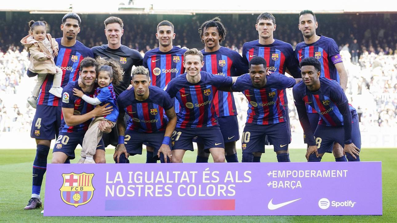 Popstar übernimmt Barca-Trikot