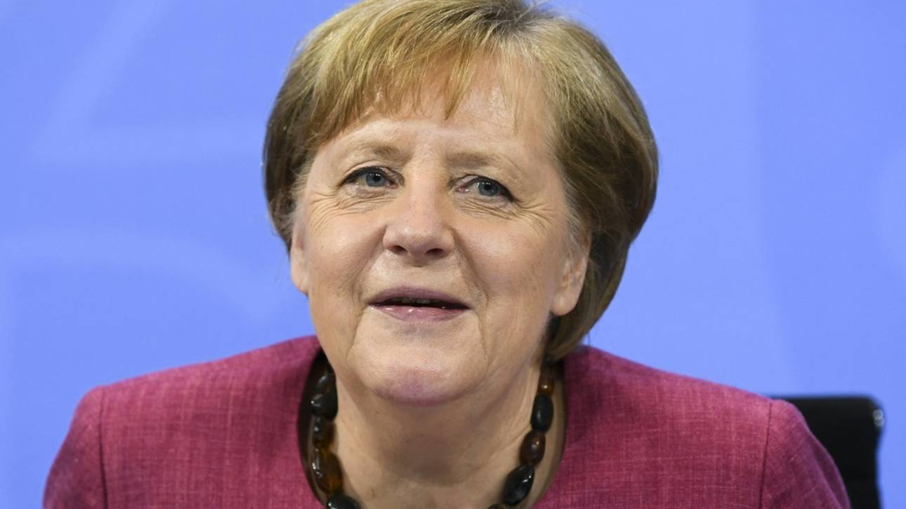 Merkel trifft DFB-Team vor der EM