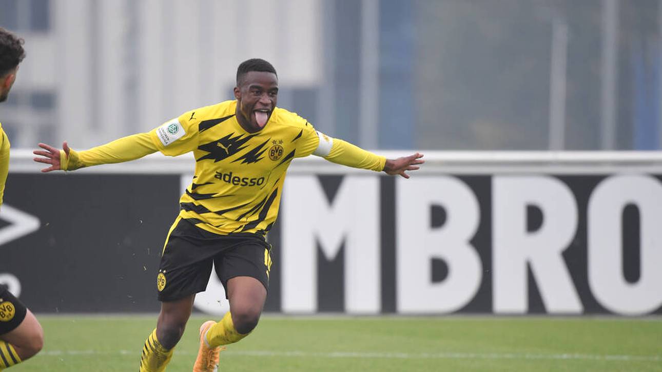 Eto’o sieht Moukoko als Messi-Erben