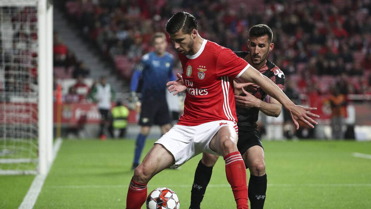 Ruben Dias (l.) ist der neue Hoffnungsträger von Pep Guardiola.
