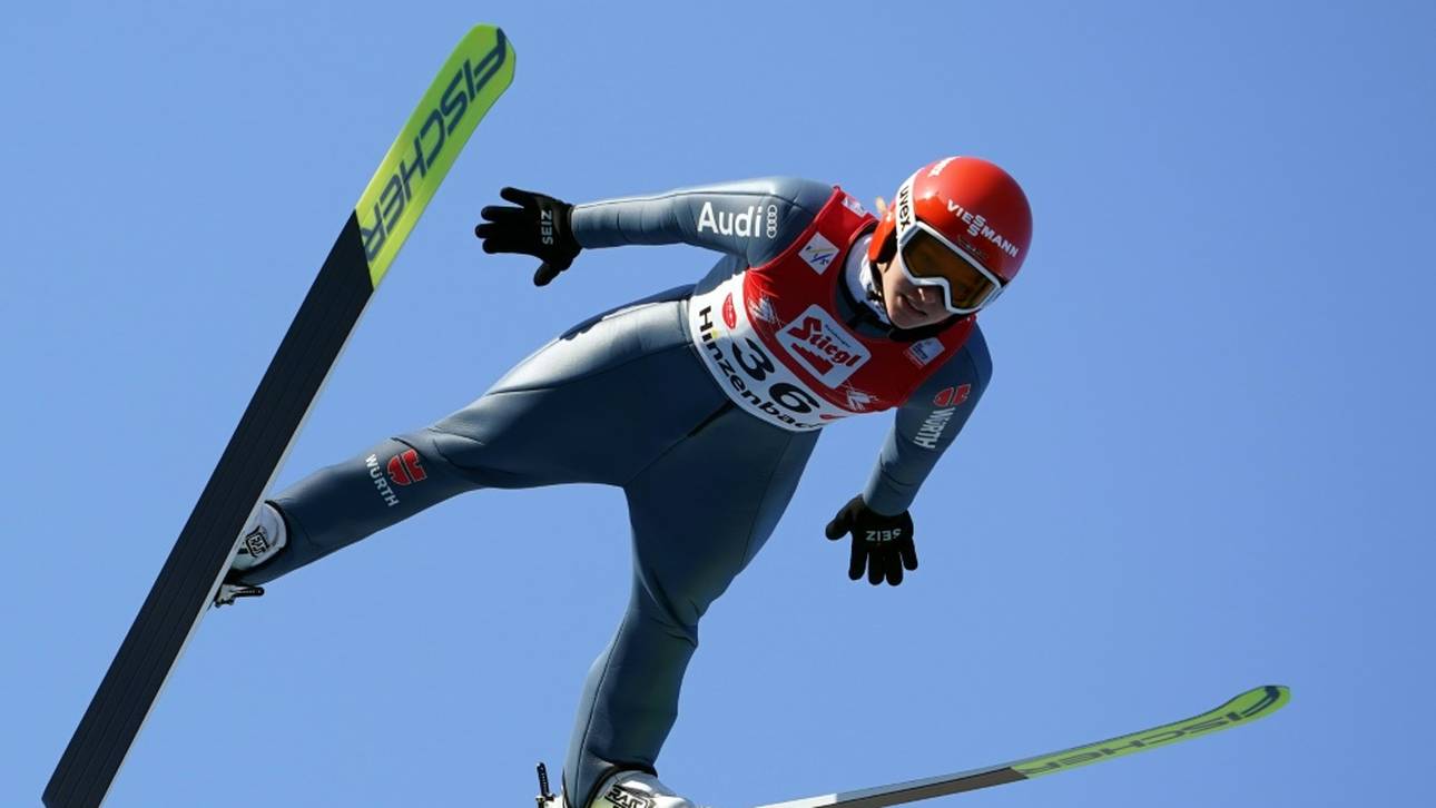 DSV-Springerinnen am Podest vorbei