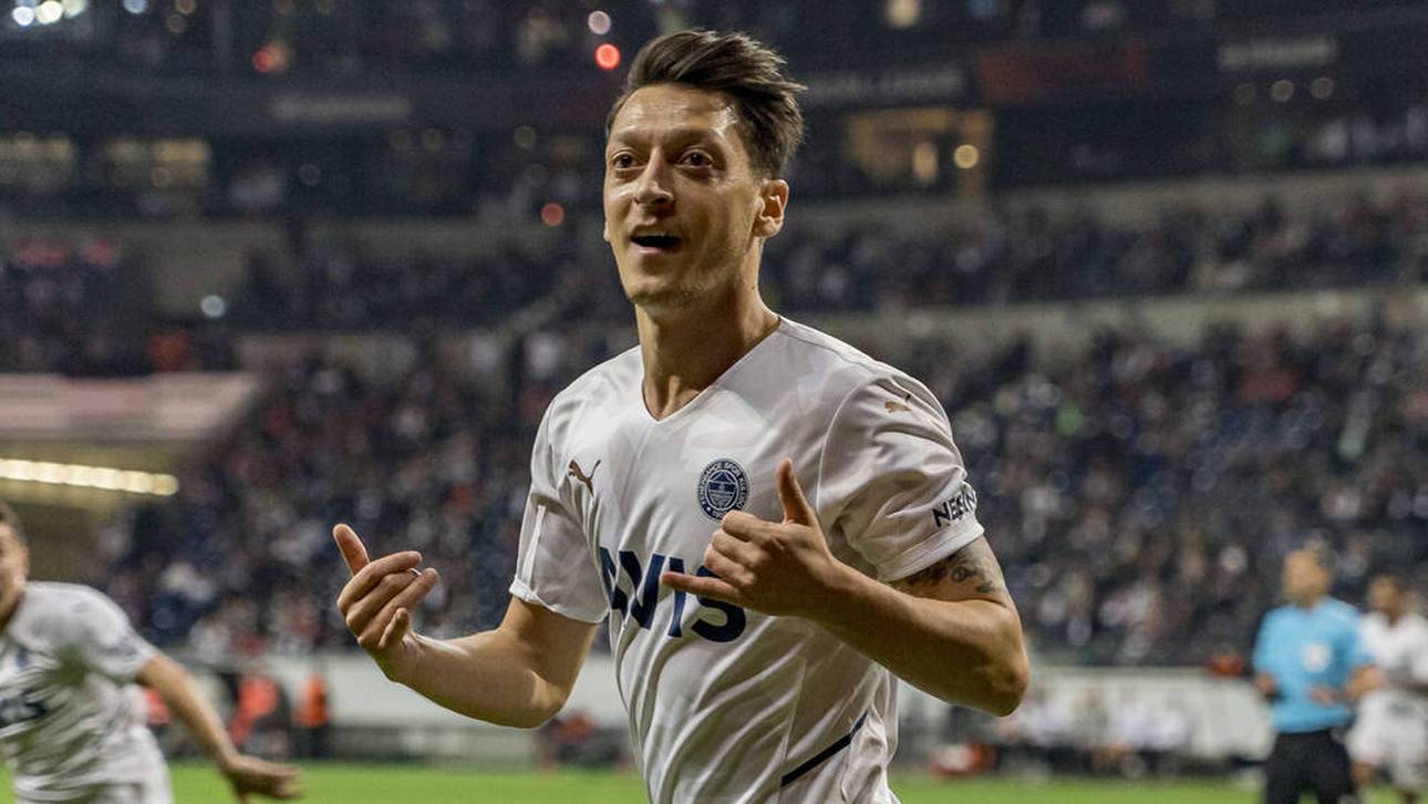 Özil vollzieht pikanten Wechsel